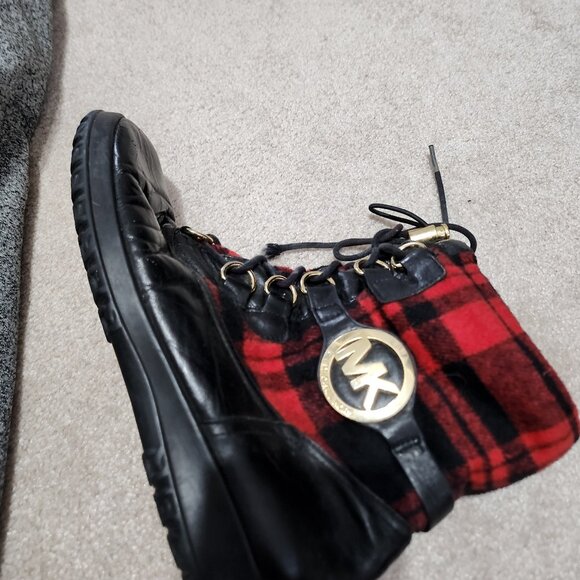 Michael Kors  (not sure if authentic or knockoff), size 9 Womens, red and black - Picture 1 of 3